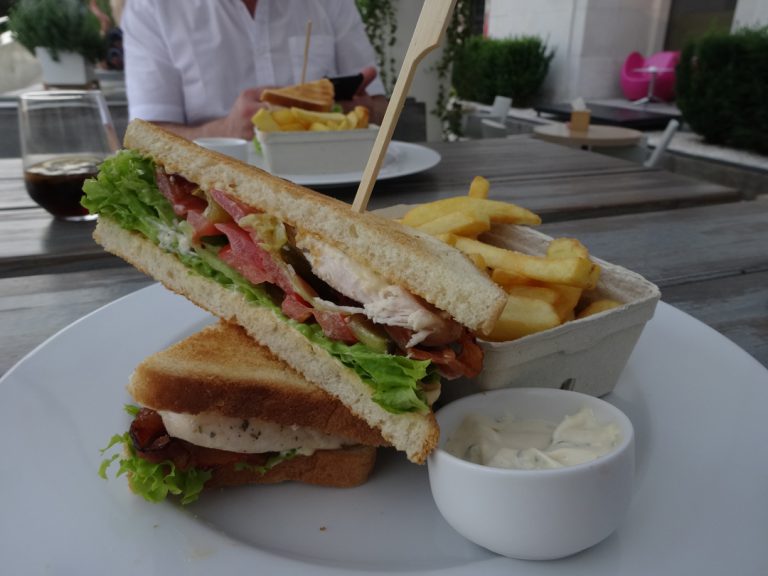 Club Sandwich bij Sketch in Warschau