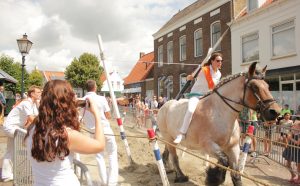 Ringrijden: een Zeeuwse volkssport met een luchtje