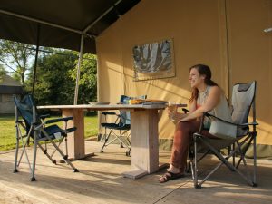 Slapen in een safaritent op Boerderijcamping De Paardenwei